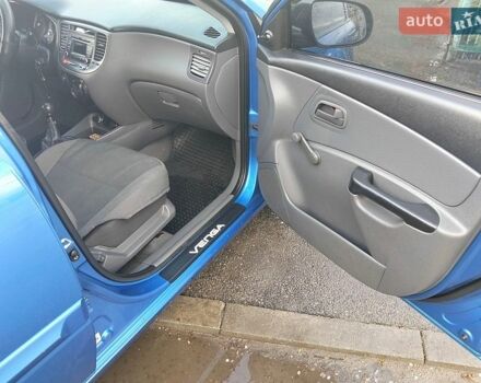 Синий Киа Рио, объемом двигателя 1.4 л и пробегом 308 тыс. км за 4500 $, фото 16 на Automoto.ua