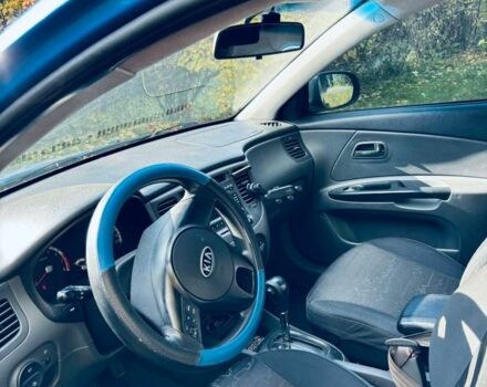 Синий Киа Рио, объемом двигателя 1.4 л и пробегом 300 тыс. км за 4700 $, фото 4 на Automoto.ua