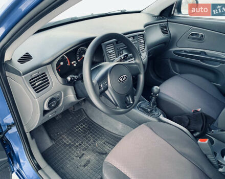 Синій Кіа Ріо, об'ємом двигуна 1.4 л та пробігом 57 тис. км за 6750 $, фото 12 на Automoto.ua