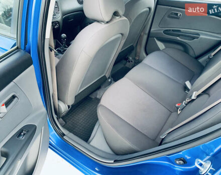 Синій Кіа Ріо, об'ємом двигуна 1.4 л та пробігом 57 тис. км за 6750 $, фото 17 на Automoto.ua