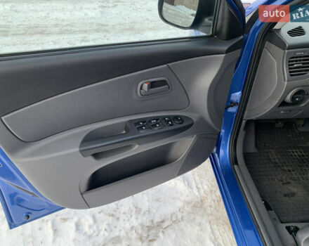 Синій Кіа Ріо, об'ємом двигуна 1.4 л та пробігом 57 тис. км за 6750 $, фото 10 на Automoto.ua