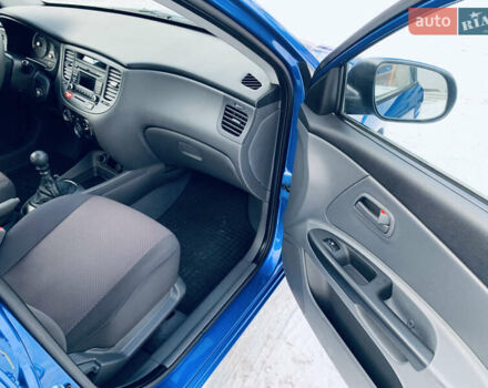 Синій Кіа Ріо, об'ємом двигуна 1.4 л та пробігом 57 тис. км за 6750 $, фото 19 на Automoto.ua