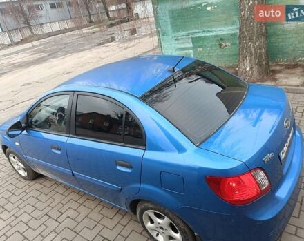 Синий Киа Рио, объемом двигателя 1.4 л и пробегом 215 тыс. км за 4650 $, фото 1 на Automoto.ua