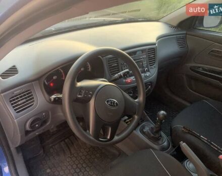 Синий Киа Рио, объемом двигателя 1.4 л и пробегом 62 тыс. км за 6500 $, фото 4 на Automoto.ua