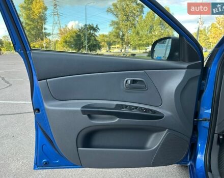 Синий Киа Рио, объемом двигателя 1.4 л и пробегом 88 тыс. км за 5250 $, фото 15 на Automoto.ua