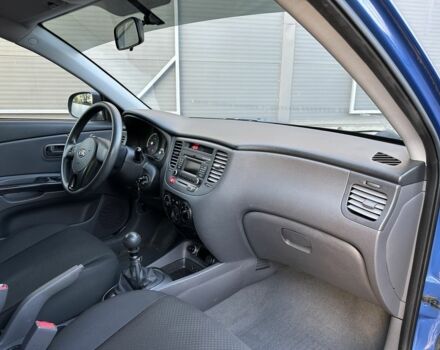 Синий Киа Рио, объемом двигателя 1.4 л и пробегом 88 тыс. км за 5530 $, фото 13 на Automoto.ua