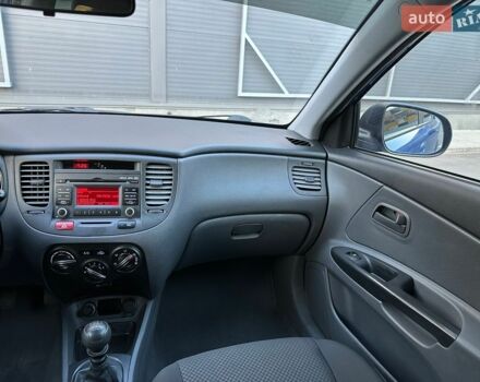 Синий Киа Рио, объемом двигателя 1.4 л и пробегом 88 тыс. км за 5990 $, фото 26 на Automoto.ua