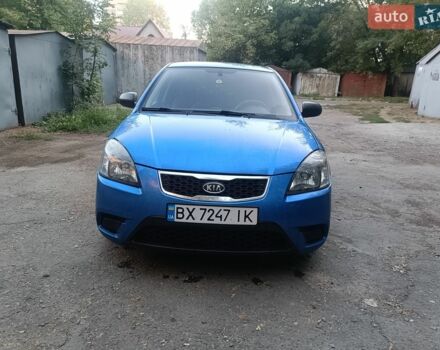 Синий Киа Рио, объемом двигателя 1.4 л и пробегом 215 тыс. км за 3390 $, фото 2 на Automoto.ua