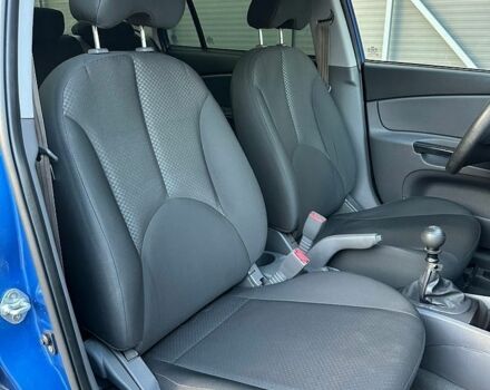 Синий Киа Рио, объемом двигателя 1.4 л и пробегом 88 тыс. км за 5990 $, фото 17 на Automoto.ua