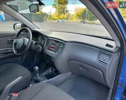 Синий Киа Рио, объемом двигателя 1.4 л и пробегом 88 тыс. км за 5250 $, фото 17 на Automoto.ua