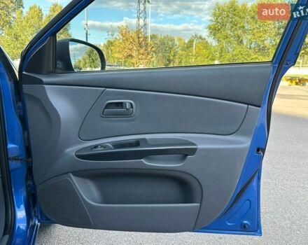 Синий Киа Рио, объемом двигателя 1.4 л и пробегом 88 тыс. км за 5250 $, фото 19 на Automoto.ua