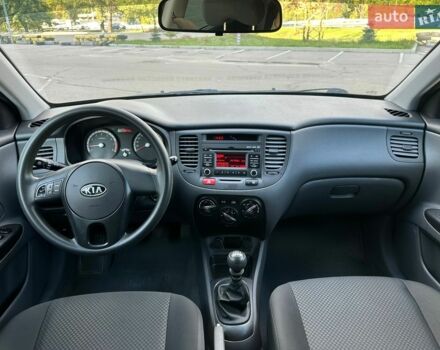 Синий Киа Рио, объемом двигателя 1.4 л и пробегом 88 тыс. км за 5250 $, фото 10 на Automoto.ua