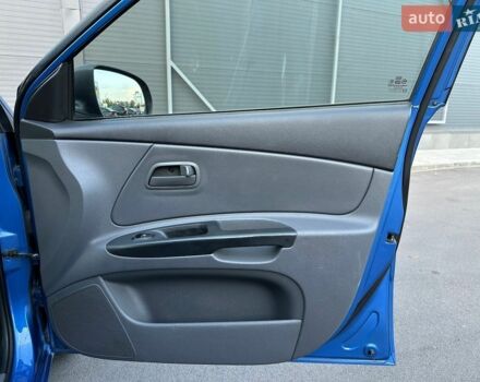 Синий Киа Рио, объемом двигателя 1.4 л и пробегом 88 тыс. км за 5990 $, фото 18 на Automoto.ua
