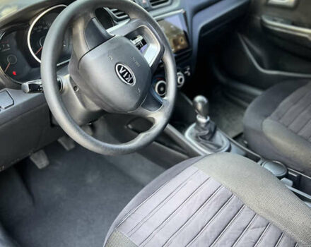 Синій Кіа Ріо, об'ємом двигуна 1.4 л та пробігом 212 тис. км за 6999 $, фото 12 на Automoto.ua