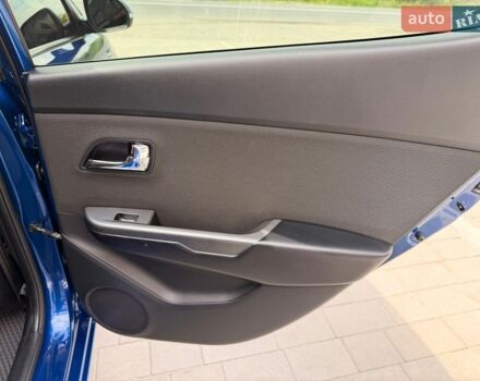 Синий Киа Рио, объемом двигателя 1.59 л и пробегом 110 тыс. км за 7800 $, фото 47 на Automoto.ua