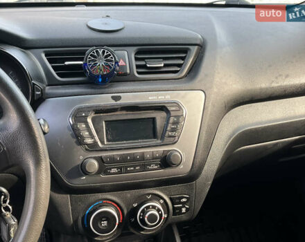 Синий Киа Рио, объемом двигателя 1.4 л и пробегом 139 тыс. км за 7700 $, фото 4 на Automoto.ua