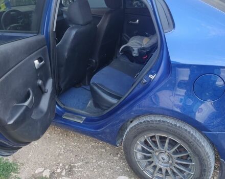 Синій Кіа Ріо, об'ємом двигуна 1.4 л та пробігом 178 тис. км за 7300 $, фото 25 на Automoto.ua