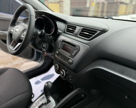Синій Кіа Ріо, об'ємом двигуна 1.4 л та пробігом 120 тис. км за 7500 $, фото 18 на Automoto.ua