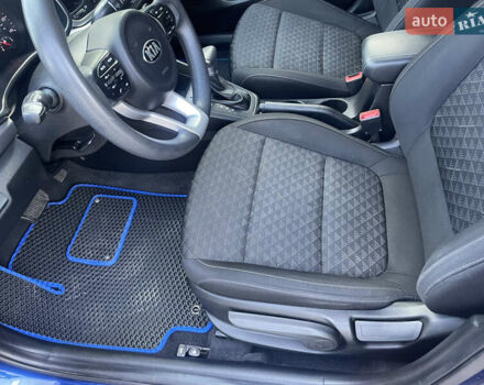 Синий Киа Рио, объемом двигателя 1.59 л и пробегом 113 тыс. км за 11500 $, фото 8 на Automoto.ua