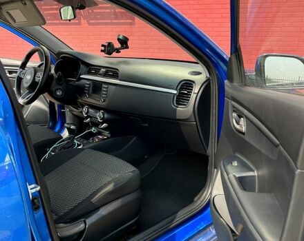 Синій Кіа Ріо, об'ємом двигуна 1.6 л та пробігом 120 тис. км за 13600 $, фото 3 на Automoto.ua