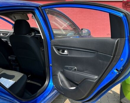 Синій Кіа Ріо, об'ємом двигуна 1.6 л та пробігом 120 тис. км за 13600 $, фото 4 на Automoto.ua