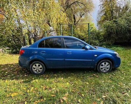 Синий Киа Рио, объемом двигателя 1.4 л и пробегом 250 тыс. км за 5200 $, фото 1 на Automoto.ua