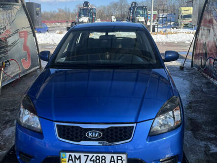 Синий Киа Рио, объемом двигателя 1.4 л и пробегом 90 тыс. км за 6000 $, фото 1 на Automoto.ua