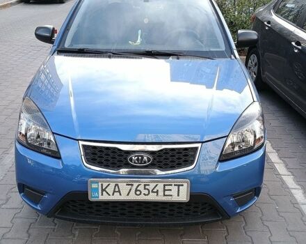Синий Киа Рио, объемом двигателя 1.4 л и пробегом 170 тыс. км за 5500 $, фото 1 на Automoto.ua