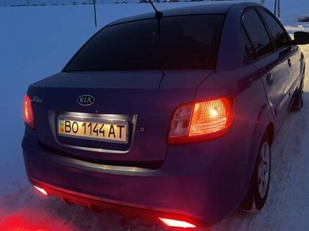 Синий Киа Рио, объемом двигателя 1.4 л и пробегом 177 тыс. км за 5000 $, фото 1 на Automoto.ua