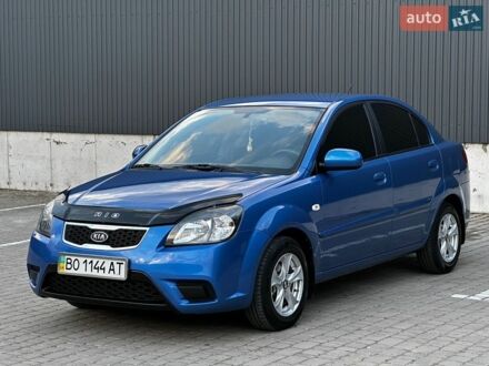 Синий Киа Рио, объемом двигателя 1.4 л и пробегом 180 тыс. км за 4999 $, фото 1 на Automoto.ua