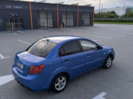 Синий Киа Рио, объемом двигателя 1.4 л и пробегом 220 тыс. км за 3799 $, фото 1 на Automoto.ua