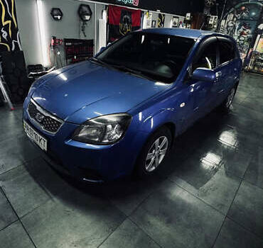 Синий Киа Рио, объемом двигателя 1.4 л и пробегом 178 тыс. км за 6500 $, фото 1 на Automoto.ua