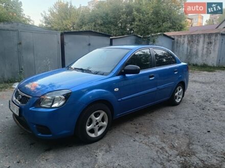 Синий Киа Рио, объемом двигателя 1.4 л и пробегом 215 тыс. км за 3390 $, фото 1 на Automoto.ua