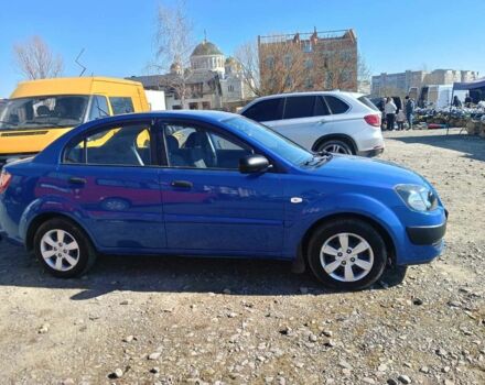 Синий Киа Рио, объемом двигателя 1.4 л и пробегом 211 тыс. км за 3700 $, фото 1 на Automoto.ua