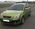 Зелений Кіа Ріо, об'ємом двигуна 1.4 л та пробігом 170 тис. км за 6000 $, фото 3 на Automoto.ua