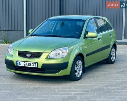 Зелений Кіа Ріо, об'ємом двигуна 1.4 л та пробігом 286 тис. км за 3200 $, фото 2 на Automoto.ua