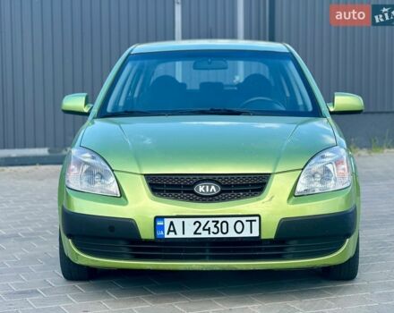 Зелений Кіа Ріо, об'ємом двигуна 1.4 л та пробігом 286 тис. км за 3200 $, фото 7 на Automoto.ua