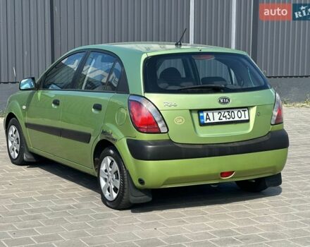 Зелений Кіа Ріо, об'ємом двигуна 1.4 л та пробігом 286 тис. км за 3200 $, фото 4 на Automoto.ua