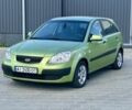 Зеленый Киа Рио, объемом двигателя 1.4 л и пробегом 284 тыс. км за 3899 $, фото 2 на Automoto.ua