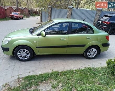 Зеленый Киа Рио, объемом двигателя 1.4 л и пробегом 173 тыс. км за 4350 $, фото 2 на Automoto.ua