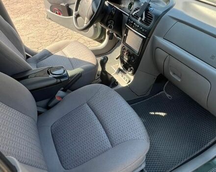Зелений Кіа Ріо, об'ємом двигуна 1.49 л та пробігом 128 тис. км за 2700 $, фото 9 на Automoto.ua