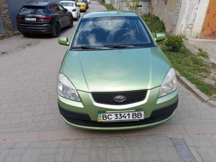Зеленый Киа Рио, объемом двигателя 1.4 л и пробегом 173 тыс. км за 4800 $, фото 1 на Automoto.ua