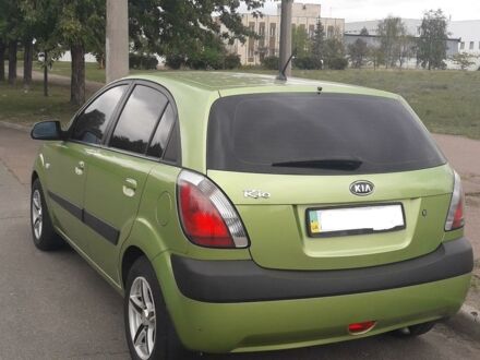 Зелений Кіа Ріо, об'ємом двигуна 1.4 л та пробігом 170 тис. км за 6000 $, фото 1 на Automoto.ua