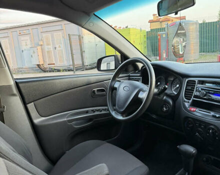 Помаранчевий Кіа Ріо, об'ємом двигуна 1.4 л та пробігом 164 тис. км за 5700 $, фото 19 на Automoto.ua