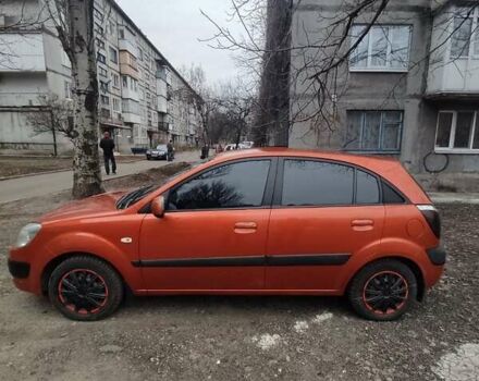 Оранжевый Киа Рио, объемом двигателя 1.4 л и пробегом 181 тыс. км за 5100 $, фото 2 на Automoto.ua