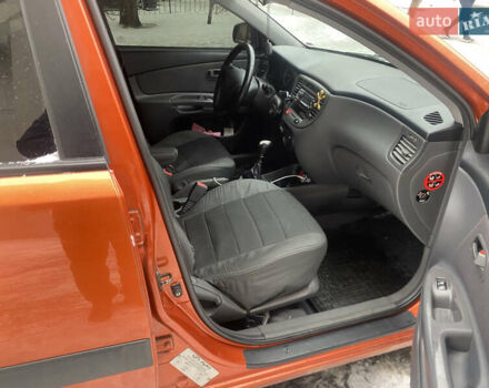 Оранжевый Киа Рио, объемом двигателя 1.4 л и пробегом 258 тыс. км за 4600 $, фото 26 на Automoto.ua