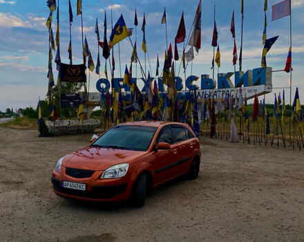 Оранжевый Киа Рио, объемом двигателя 1.4 л и пробегом 258 тыс. км за 4600 $, фото 1 на Automoto.ua