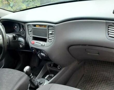 Помаранчевий Кіа Ріо, об'ємом двигуна 0 л та пробігом 75 тис. км за 4700 $, фото 2 на Automoto.ua