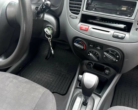 Оранжевый Киа Рио, объемом двигателя 1.4 л и пробегом 150 тыс. км за 4200 $, фото 14 на Automoto.ua