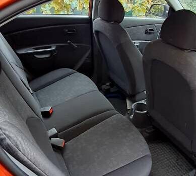 Помаранчевий Кіа Ріо, об'ємом двигуна 0 л та пробігом 75 тис. км за 4700 $, фото 3 на Automoto.ua